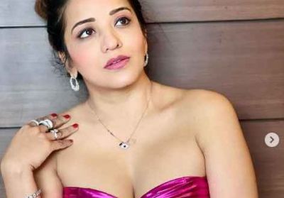 Monalisa: मोनालिसा ने ऑफ शोल्डर सिजलिंग गाउन में बढ़ाया इंटरनेट का पारा, देखें हॉट हॉट&hellip;