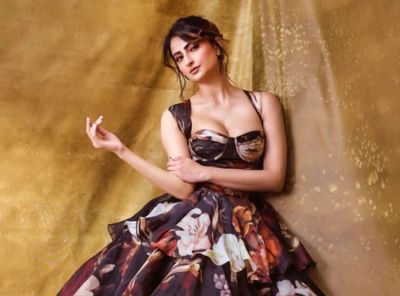 Palak Tiwari : डीप नेकलाइन गाउन में छाईं पलक तिवारी, प्रिंसेस लुक में ढाया कहर&mdash;फैंस हुए दीवाने