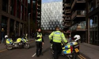 ब्रिटेन में अलर्ट: लंदन में US दूतावास के पास संदिग्ध पैकेज में धमाका!