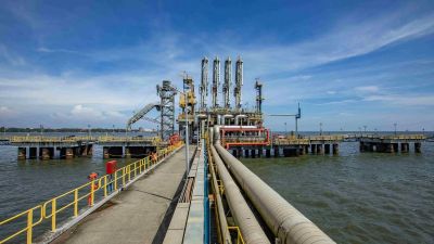 ईरान के ड्रोन हमले के बाद कतर ने बंद किया LNG उत्पादन, गैस सप्लाई में 40% तक की कटौती