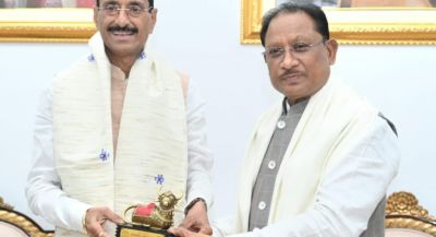 मुख्यमंत्री साय से केंद्रीय रक्षा राज्य मंत्री संजय सेठ ने की सौजन्य भेंट