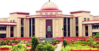 10 साल से ज्यादा समय तक काम कर रहे संविदा और वेतनभोगी कर्मचारियों को 4 महीने के भीतर किया जाए नियमित : हाईकोर्ट 