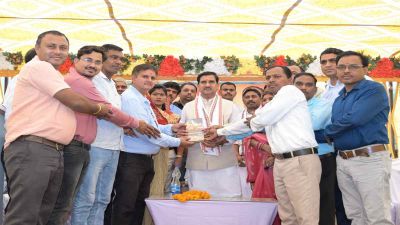 सरकारी स्कूल के बच्चों को उच्च गुणवत्ता वाली शिक्षा दिलाना हमारा संकल्प : केंद्रीय मंत्री तोखन साहू 