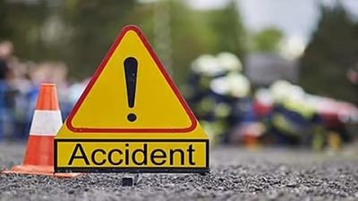 CG ACCIDENT : तेज रफ्तार पिकअप वाहन ने बाइक सवार युवकों को मारी टक्कर, तीनं लोगों की मौके पर मौत