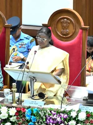 CG : &lsquo;मनखे-मनखे एक समान&rsquo; के सिद्धांत से बनेगा समरस छत्तीसगढ़ &ndash; राष्ट्रपति द्रौपदी मुर्मु