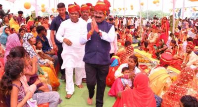 उप मुख्यमंत्री अरुण साव सामूहिक विवाह में हुए शामिल, नवविवाहितों को बधाई और शुभकामनाएं दीं