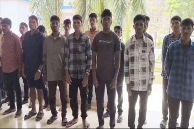 बड़ी खबर : बीजापुर में 50 माओवादियों ने किया आत्&zwj;मसमर्पण...68 लाख के इनामी भी शामिल..!!