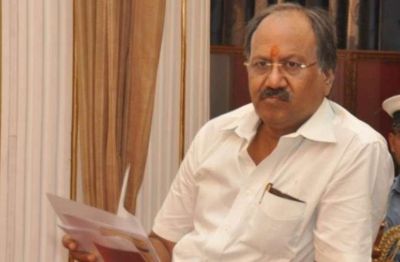 बर्खास्त शिक्षकों के समर्थन में उतरे सांसद बृजमोहन, सीएम को लिखा पत्र, समकक्ष पदों पर समायोजन की रखी मांग