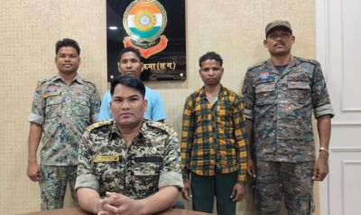 जवानों पर हमला कर हथियार लूटने वाले 2 लाख ईनामी सहित दो नक्सली गिरफ्तार