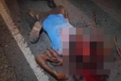 सड़क किनारे खून से लथपथ मिला युवक का शव, हत्या या फिर&hellip;.. इलाके में फैली सनसनी, जांच में जुटी पुलिस&hellip;..