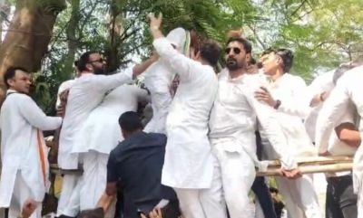 रायपुर में कांग्रेस का मुख्यमंत्री निवास घेराव, बैरिकेड तोड़कर आगे बढ़े कार्यकर्ता&hellip;..