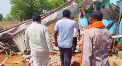 CG : तेज आंधी-तूफान से गई आठ माह के नवजात बच्चे की जान, राहत कार्य जारी CG : तेज आंधी-तूफान से गई आठ माह के नवजात बच्चे की जान, राहत कार्य जारी