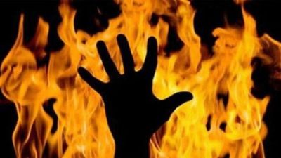 CRIME NEWS : आराम करने की बात पर पति ने पत्नी को जिंदा जलाया, आरोपी गिरफ्तार