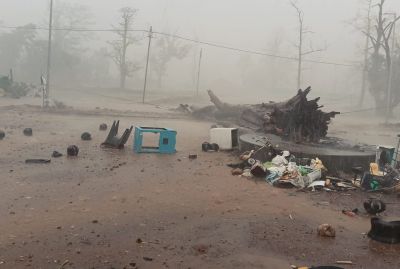 Weather Update : छत्तीसगढ़ में आंधी-बारिश ने मचायी तबाही, कहीं घर की छत उड़ी, तो कहीं गिरे पेड़