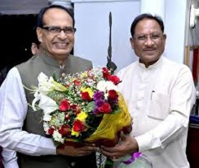 CM साय से केंद्रीय मंत्री शिवराज सिंह चौहान ने की सौजन्य मुलाकात, आज &lsquo;मोर आवास मोर अधिकार&rsquo; कार्यक्रम में होंगे शामिल 