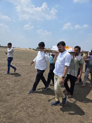 धरसींवा विधायक अनुज शर्मा ने सड़क हादसे में मृतकों को दी श्रद्धांजलि, अंतिम संस्कार में हुए शामिल