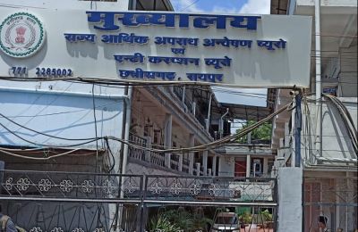 पूर्व मंत्री के करीबियों पर EOW-ACB की बड़ी कार्रवाई,उद्योगपति समेत 20 से ज्यादा ठिकानों पर छापेमारी&hellip;