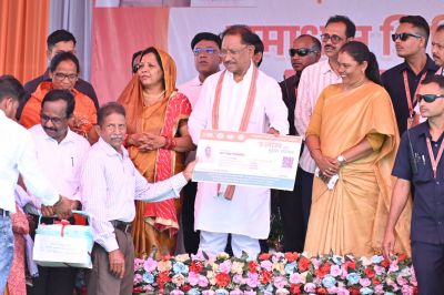 मैं आपके गांव-घर का बेटा, प्रदेश को विकास की राह में ले जाना मेरा संकल्प: मुख्यमंत्री विष्णु देव साय