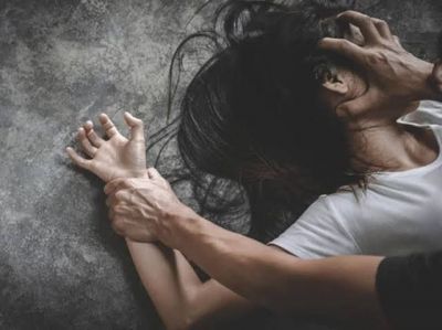 Crime : एक तरफ़ मौत दूसरी तरफ़ आबरू; हैवानियत की सारी हदें पार, चाकू की नोक पर मासूम से दुष्कर्म