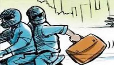 राजधानी में दिनदहाड़े उठाईगिरी : शातिर लाखों रुपए लेकर हुआ फरार, ऐसे दिया वारदात को अंजाम, जांच में जुटी पुलिस&hellip;..