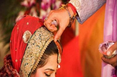 मैरिज ब्यूरो की मालकिन ने अपने ही पति की करवा दी दूसरी शादी, फिर दुल्हन से ऐंठे 7 लाख रुपए