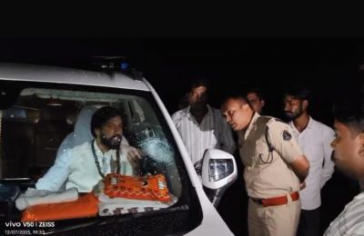 आरंग विधायक गुरु खुशवंत साहेब की गाड़ी पर हमला, बाल–बाल बचे विधायक आरंग विधायक गुरु खुशवंत साहेब की गाड़ी पर हमला, बाल–बाल बचे विधायक