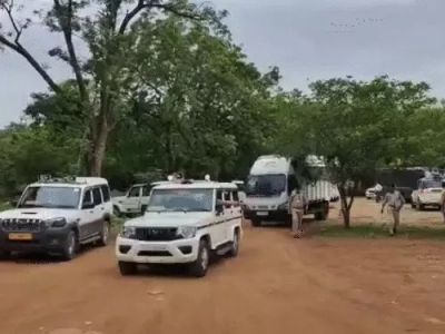 छत्तीसगढ़ से पहली बार 30 अवैध बांग्लादेशियों को भेजा गया वापस, बॉर्डर पर BSF को सौंपेंगी रायपुर पुलिस&hellip;