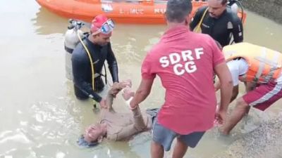 BREAKING : खारून नदी में नहाने गए 2 नाबालिग डूबे, 1 का शव बरामद, एक की तलाश जारी&hellip;