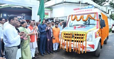 मुख्यमंत्री विष्णु देव साय ने आधुनिक एम्बुलेंस को दिखायी हरी झंडी,ग्रामीण क्षेत्र के लोगों को मिलेगा लाभ