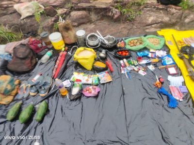 छत्तीसगढ़-ओड़िशा सीमा के घने जंगलों में नक्सलियों की साजिश नाकाम, हथियार और बारूद बरामद!