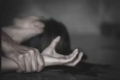 CG – बर्बरता की सारी हदें बार : दरिंदे ने युवती से दुष्कर्म कर उतारा मौत के घाट, प्राइवेट पार्ट पर मारी शराब की बोतल, फिर जो हुआ….. CG – बर्बरता की सारी हदें बार : दरिंदे ने युवती से दुष्कर्म कर उतारा मौत के घाट, प्राइवेट पार्ट पर मारी शराब की बोतल, फिर जो हुआ…..