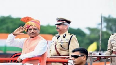 रायपुर पुलिस परेड ग्राउंड में मुख्यमंत्री साय करेंगे ध्वजारोहण, जानिए आज कौन कहां फहराएगा तिरंगा 
