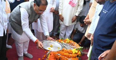 सीएम साय ने दी पूर्व प्रांत प्रचारक श्रद्धेय शांताराम को श्रद्धांजलि, पुष्पचक्र अर्पित कर किया नमन