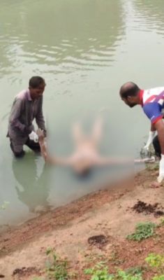 Breaking : नहर में नग्न अवस्था में तैरता मिला अज्ञात युवक का शव, हत्या या कुछ और&hellip;.