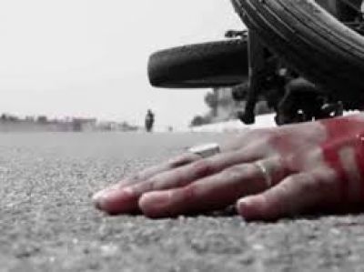 CG &ndash; फिर खून से सनी सड़क, अज्ञात वाहन ने बाइक सवारों को मारी टक्कर, मौके पर हुई 2 दोस्तों की मौत&hellip;..