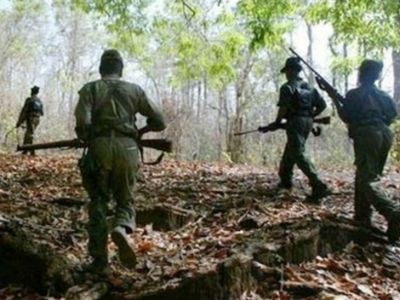 Breaking : कांकेर-धमतरी-ओडिशा बार्डर में तीन नक्सली ढेर, शव बरामद Breaking : कांकेर-धमतरी-ओडिशा बार्डर में तीन नक्सली ढेर, शव बरामद