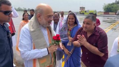 CG Breaking : जगदलपुर पहुंचे गृह मंत्री अमित शाह, एयरपोर्ट में हुआ आत्मीय स्वागत CG Breaking : जगदलपुर पहुंचे गृह मंत्री अमित शाह, एयरपोर्ट में हुआ आत्मीय स्वागत