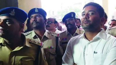 शराब घोटाला मामला : पूर्व सीएम के बेटे चैतन्य बघेल की 13 दिन की EOW रिमांड खत्म, कोर्ट में किया गया पेश