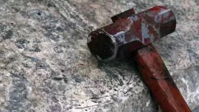 CG &ndash; परिवार की नाराजगी से अलग हुए प्रेमी ने उठाया खौफनाक कदम, प्रेमिका की माँ से लिया बदला, हथौड़े से फोड़ा सिर, फिर जो हुआ&hellip;..