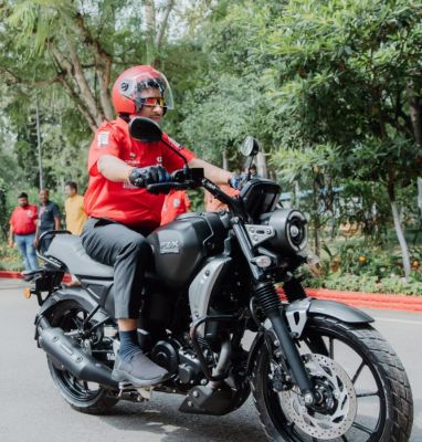 मुख्यमंत्री साय ने स्वयं बाइक चलाकर युवाओं को दिया सुरक्षित ड्राइविंग का संदेश