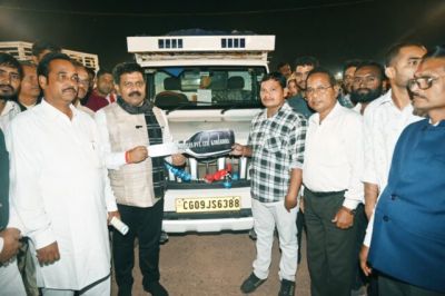 उपमुख्यमंत्री  विजय शर्मा ने पीएम मत्स्य संपदा योजना के तहत मत्स्यपालकों को पिकअप वाहन की सौंपी चाबी