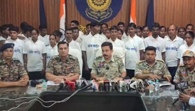 बस्तर में लगातार सरेंडर से नक्सल तंत्र ढहा, दंतेवाड़ा में फिर 37 माओवादी मुख्यधारा में लौटे बस्तर में लगातार सरेंडर से नक्सल तंत्र ढहा, दंतेवाड़ा में फिर 37 माओवादी मुख्यधारा में लौटे