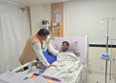 उपमुख्यमंत्री विजय शर्मा ने आईईडी ब्लास्ट में घायल पुलिस जवानों से अस्पताल में की मुलाकात&hellip;.