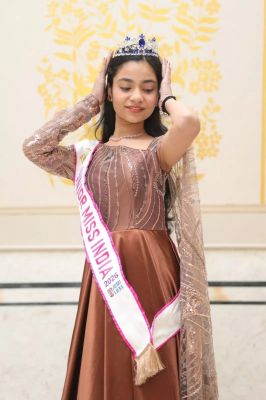 आदया श्रीवास्तव ने बढ़ाया छत्तीसगढ़ का मान, बनीं ‘जूनियर मिस इंडिया मिस कॉन्फिडेंट’ आदया श्रीवास्तव ने बढ़ाया छत्तीसगढ़ का मान, बनीं ‘जूनियर मिस इंडिया मिस कॉन्फिडेंट’