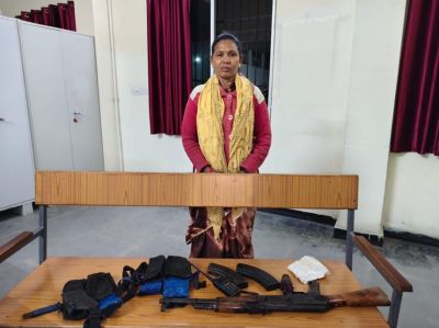 Breaking : लाल आतंक को बड़ा झटका, AK-47 के साथ महिला DVCM नक्सली ने किया सरेंडर