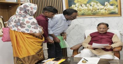 मुख्यमंत्री ने बगिया में जनदर्शन कर सुनी आमजनों की समस्याएं, आवेदनों के त्वरित व गंभीर निराकरण के दिए निर्देश