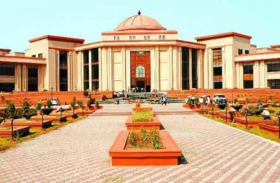 हाईकोर्ट का अहम फैसला: दूसरी पत्नी के बेटे को भी मिल सकती है अनुकंपा नियुक्ति, जानें शर्त हाईकोर्ट का अहम फैसला: दूसरी पत्नी के बेटे को भी मिल सकती है अनुकंपा नियुक्ति, जानें शर्त