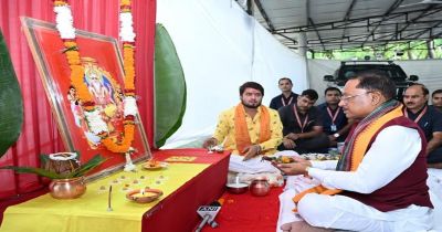 सृजन, कौशल और श्रम के सम्मान का संदेश देती है भगवान विश्वकर्मा की आराधना: मुख्यमंत्री साय सृजन, कौशल और श्रम के सम्मान का संदेश देती है भगवान विश्वकर्मा की आराधना: मुख्यमंत्री साय