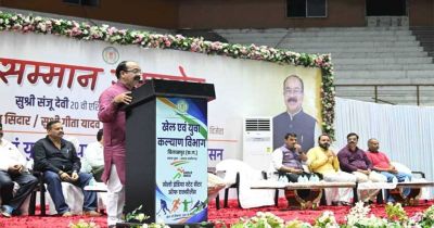 उप मुख्यमंत्री अरुण साव ने बहतराई खेल अकादमी के अंतरराष्ट्रीय पदक विजेता खिलाड़ियों का किया सम्मान, बढ़ाया हौसला