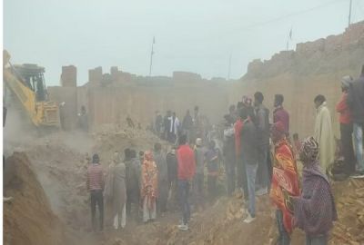ईंट भट्टे की गिरी दीवार, मलबे में दबकर पांच मजदूरों की मौत, तीन गंभीर